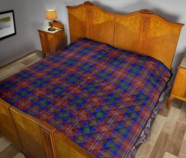 Tartanclans Premium Quilt, Chisholm Hunting Modern Tartan Quilt - Image 10