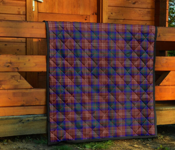 Tartanclans Premium Quilt, Chisholm Hunting Modern Tartan Quilt - Image 5