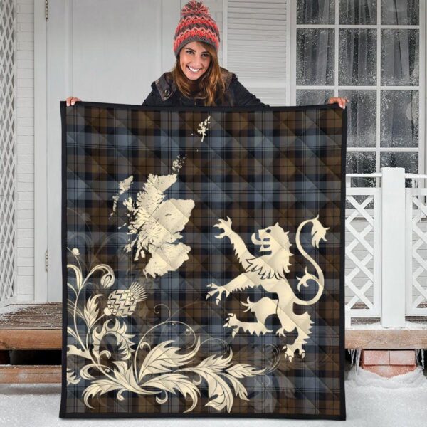 BlackWatch Weathered Clan Quilt, Scottish Tartan BlackWatch Weathered Clans Premium Quilt Lion Thistle Map Style - Image 3