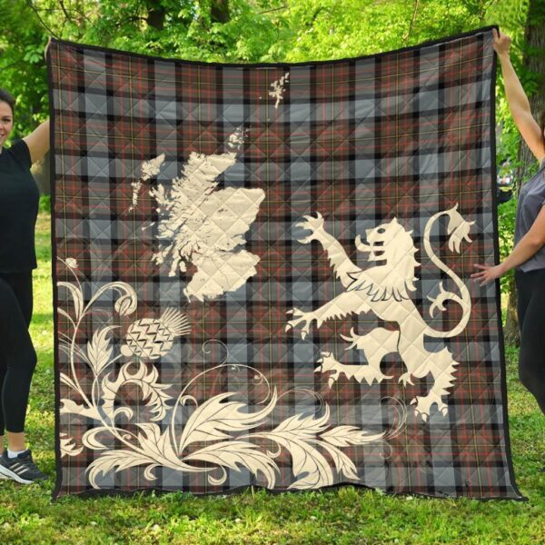 MacLaren Weathered Clan Quilt, Scottish Tartan MacLaren Weathered Clans Premium Quilt Lion Thistle Map Style