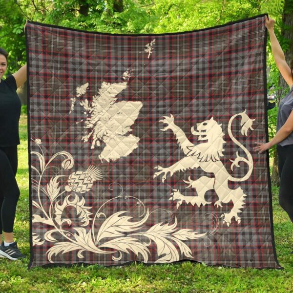 Nicolson Hunting Weathered Clan Quilt, Scottish Tartan Nicolson Hunting Weathered Clans Premium Quilt Lion Thistle Map Style