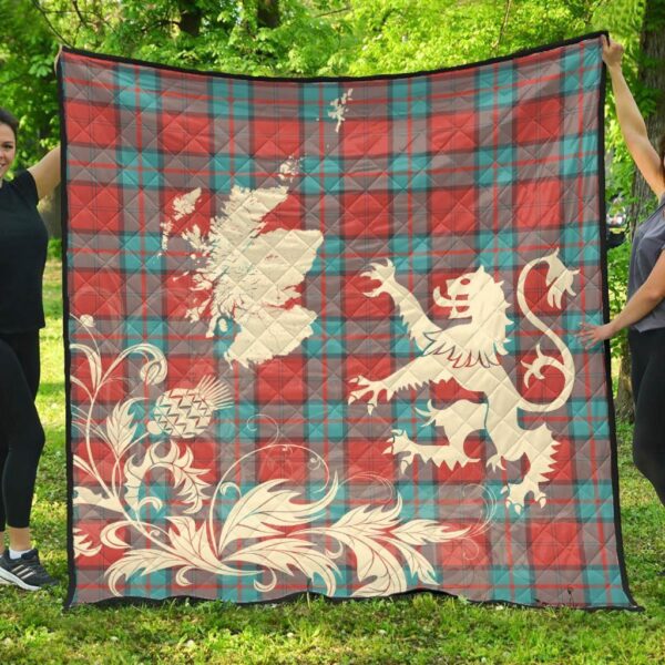 Dunbar Ancient Clan Quilt, Scottish Tartan Dunbar Ancient Clans Premium Quilt Lion Thistle Map Style