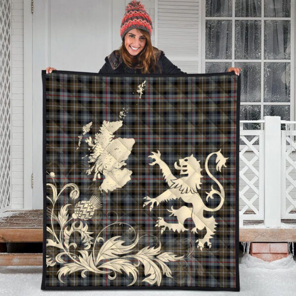 MacKenzie Weathered Clan Quilt, Scottish Tartan MacKenzie Weathered Clans Premium Quilt Lion Thistle Map Style - Image 3