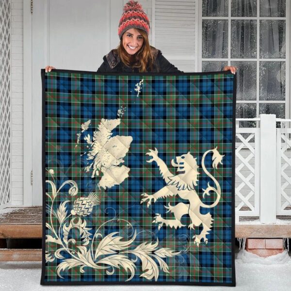 Colquhoun Ancient Clan Quilt, Scottish Tartan Colquhoun Ancient Clans Premium Quilt Lion Thistle Map Style - Image 3