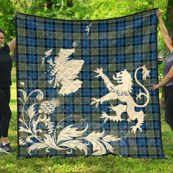 Colquhoun Ancient Clan Quilt, Scottish Tartan Colquhoun Ancient Clans Premium Quilt Lion Thistle Map Style