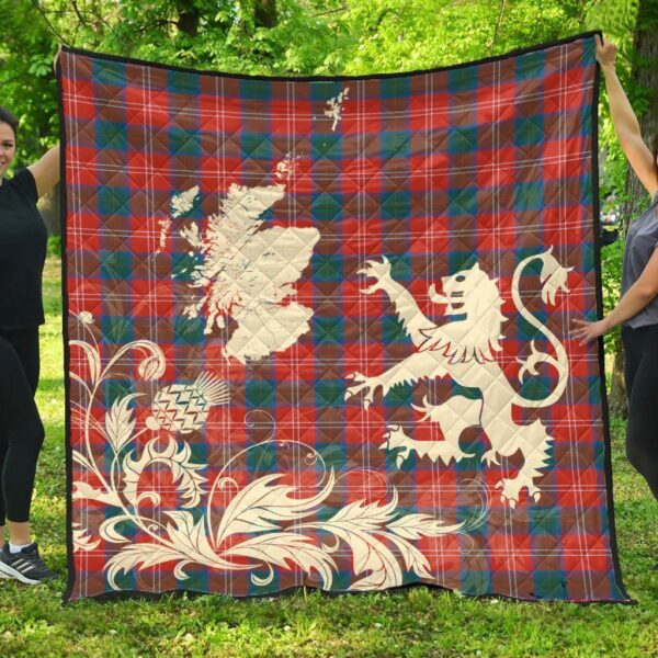 Chisholm Ancient Clan Quilt, Scottish Tartan Chisholm Ancient Clans Premium Quilt Lion Thistle Map Style