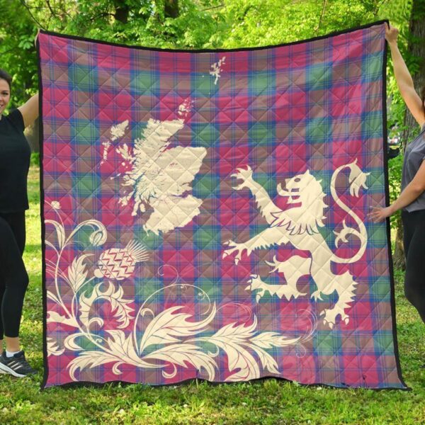 Lindsay Ancient Clan Quilt, Scottish Tartan Lindsay Ancient Clans Premium Quilt Lion Thistle Map Style