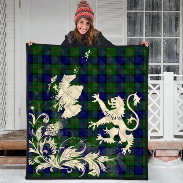 Dundas Modern Clan Quilt, Scottish Tartan Dundas Modern Clans Premium Quilt Lion Thistle Map Style - Image 3