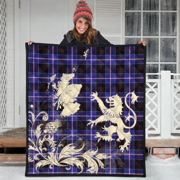 Dunlop Modern Clan Quilt, Scottish Tartan Dunlop Modern Clans Premium Quilt Lion Thistle Map Style - Image 3