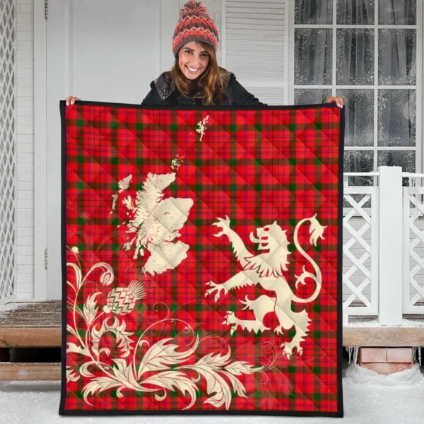 MacDonnell of Keppoch Modern Clan Quilt, Scottish Tartan MacDonnell of Keppoch Modern Clans Premium Quilt Lion Thistle Map Style - Image 3