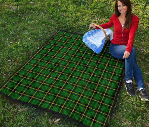 Tartanclans Premium Quilt, Wallace Hunting, Green Tartan Quilt - Image 2