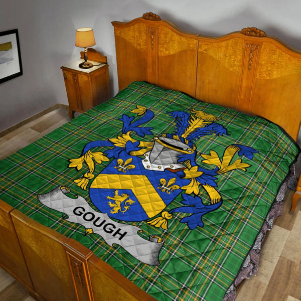 Gough Irish Family Crest Premium Quilt - Irish National Tartan - Image 2