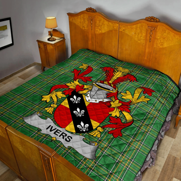 Ivers Irish Family Crest Premium Quilt - Irish National Tartan - Image 2