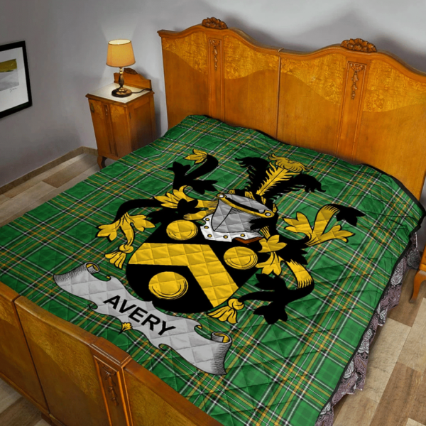 Avery Irish Family Crest Premium Quilt - Irish National Tartan - Image 2