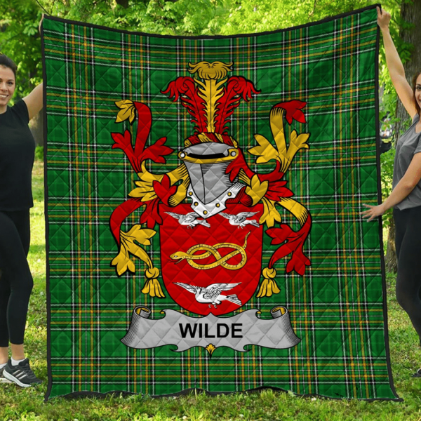 Wilde Irish Family Crest Premium Quilt - Irish National Tartan