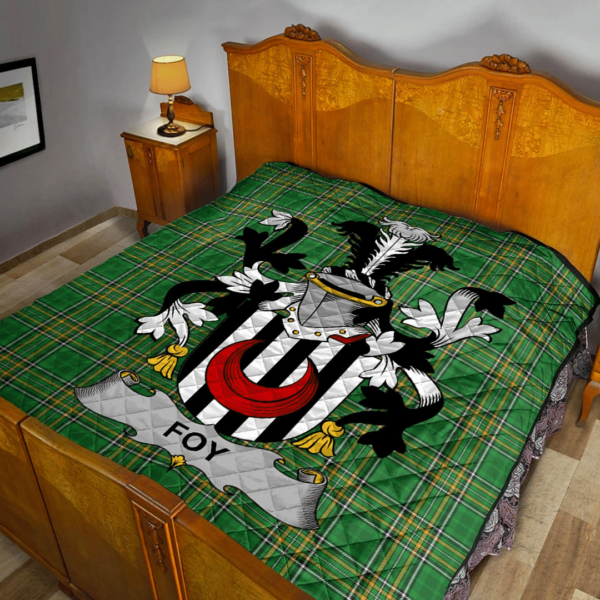 Foy Or O'Fie Irish Family Crest Premium Quilt - Irish National Tartan - Image 2