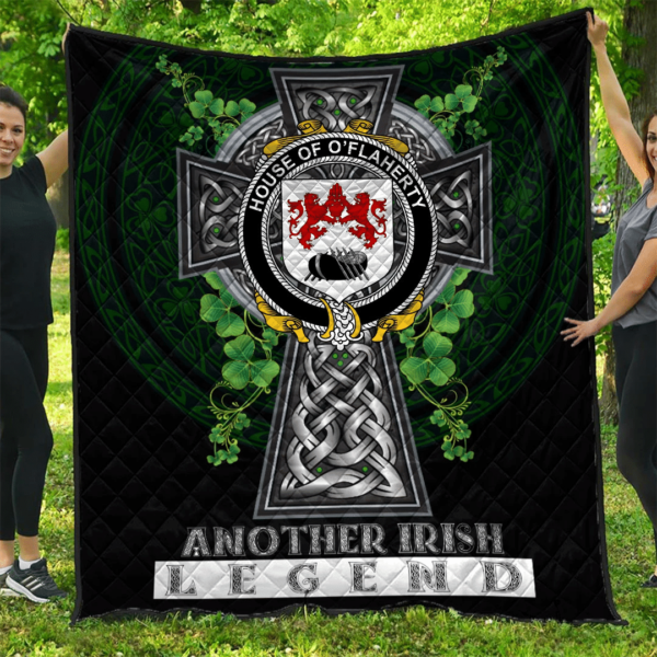 House of O'FLAHERTY Irish Family Crest Premium Quilt - Irish Legend