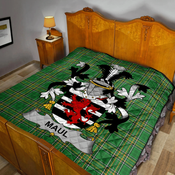 Maul Or Maule Irish Family Crest Premium Quilt - Irish National Tartan - Image 2