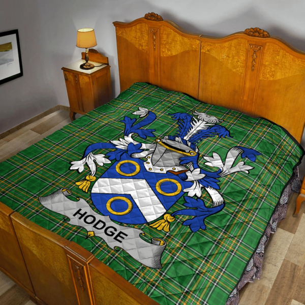 Hodge Irish Family Crest Premium Quilt - Irish National Tartan - Image 2