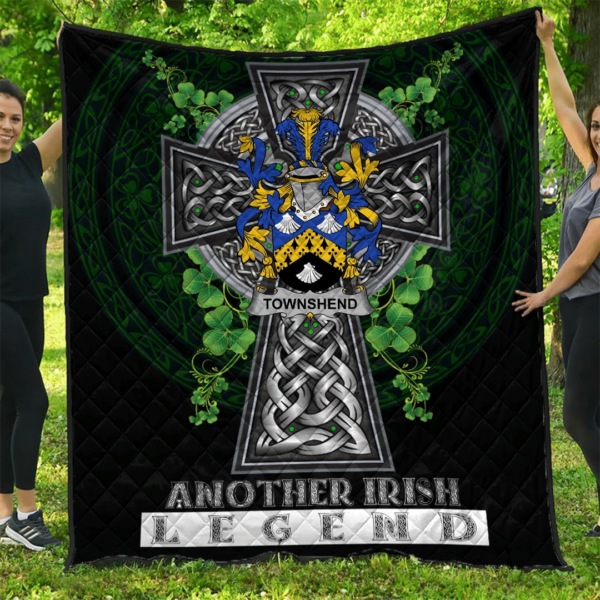 Townshend or Townsend Irish Family Crest Premium Quilt - Irish Legend