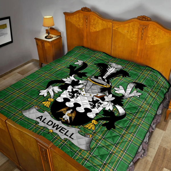 Aldwell Irish Family Crest Premium Quilt - Irish National Tartan - Image 2