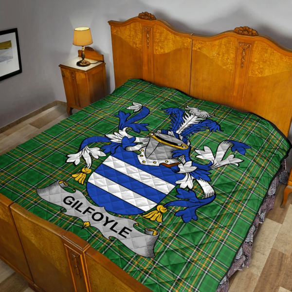 Gilfoyle Or Mcgilfoyle Irish Family Crest Premium Quilt - Irish National Tartan - Image 2