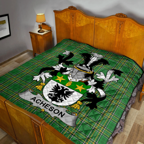 Acheson Irish Family Crest Premium Quilt - Irish National Tartan - Image 2