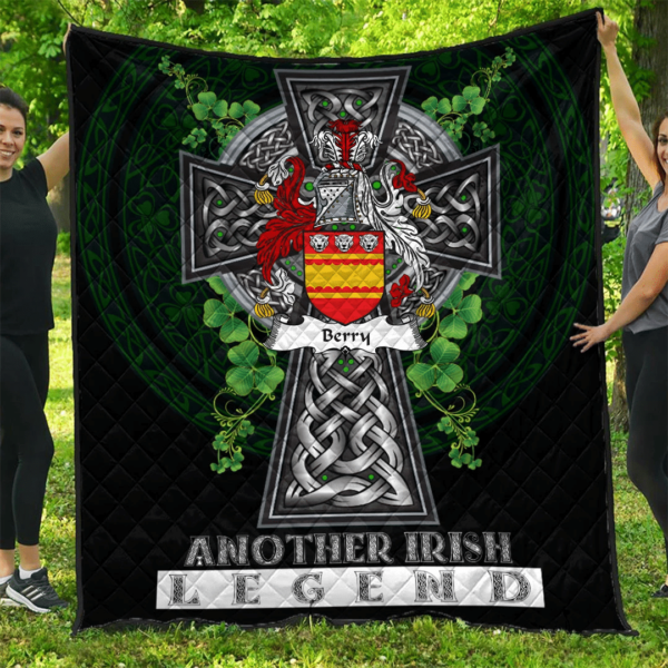 Berry Irish Family Crest Premium Quilt - Irish Legend