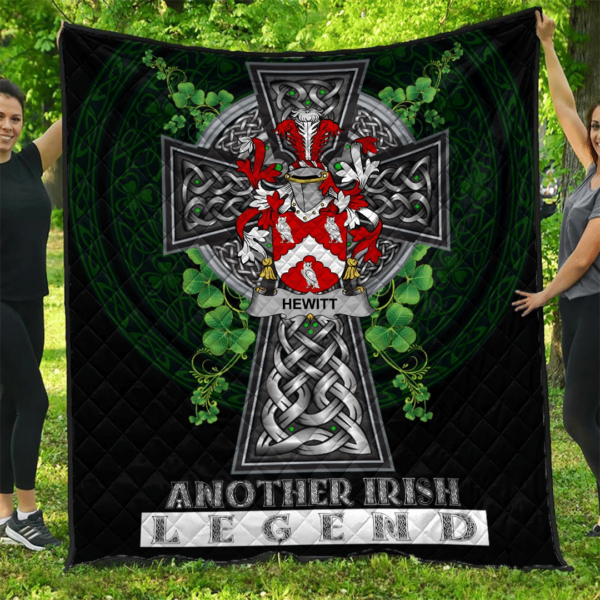 Hewitt Irish Family Crest Premium Quilt - Irish Legend