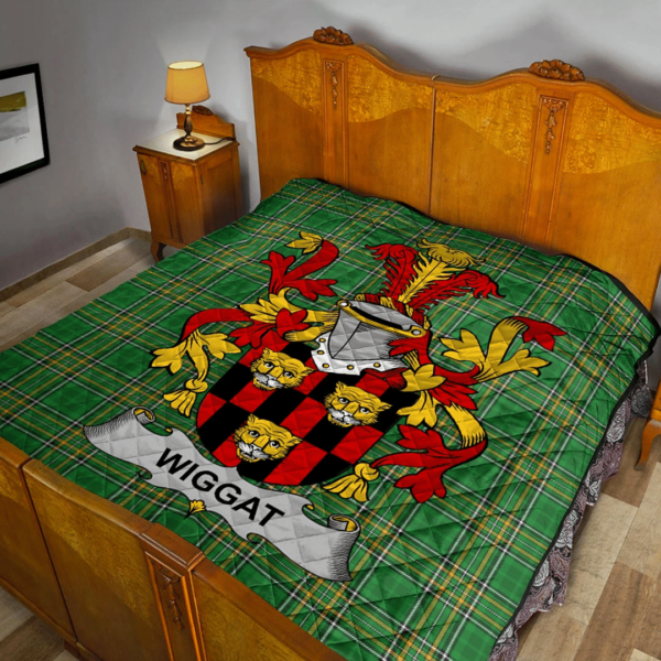 Wiggat Irish Family Crest Premium Quilt - Irish National Tartan - Image 2