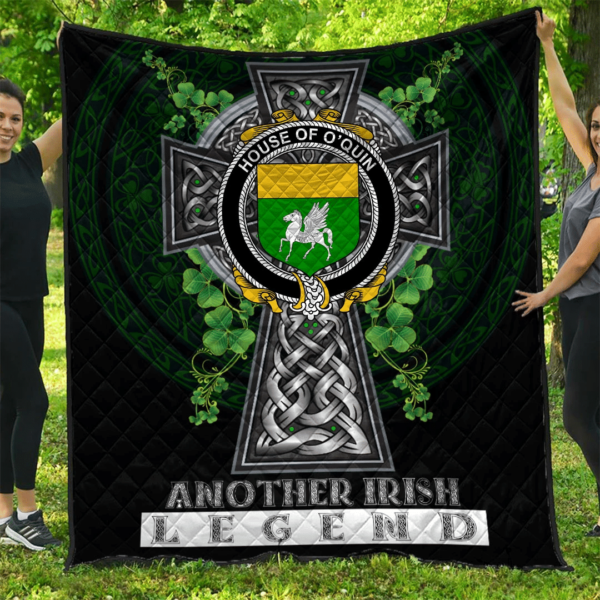 House of O'QUIN (Annaly) Irish Family Crest Premium Quilt - Irish Legend