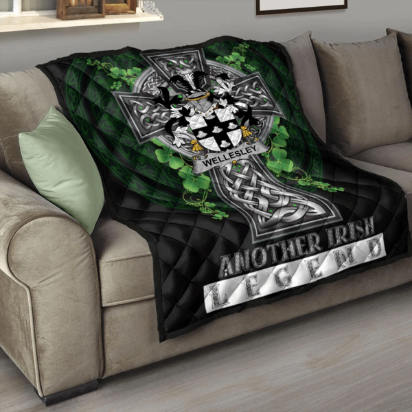 Wellesley Irish Family Crest Premium Quilt - Irish Legend - Image 3