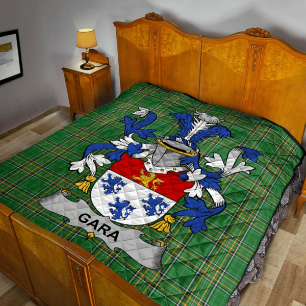 Gara Or O'Gara Irish Family Crest Premium Quilt - Irish National Tartan - Image 2