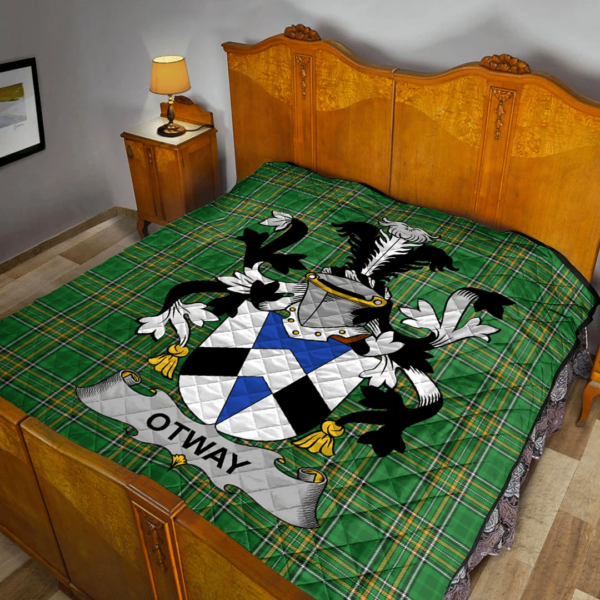 Otway Irish Family Crest Premium Quilt - Irish National Tartan - Image 2