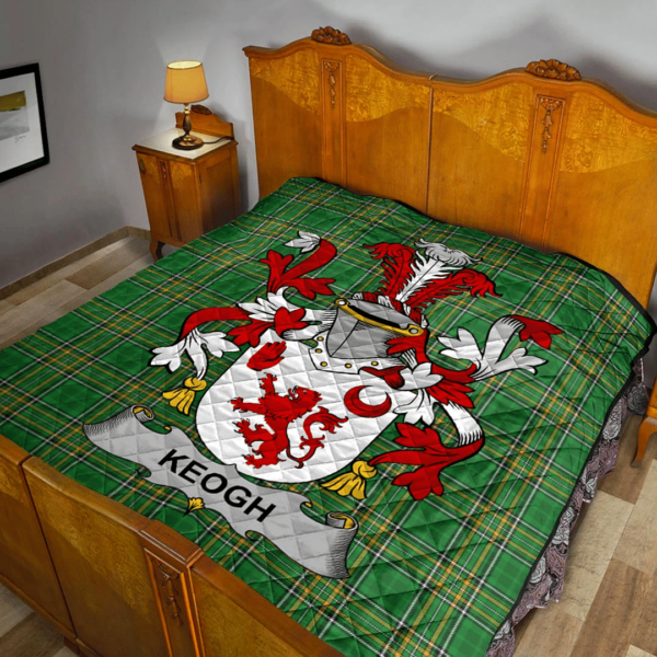 Keogh Or Mckeogh Irish Family Crest Premium Quilt - Irish National Tartan - Image 2