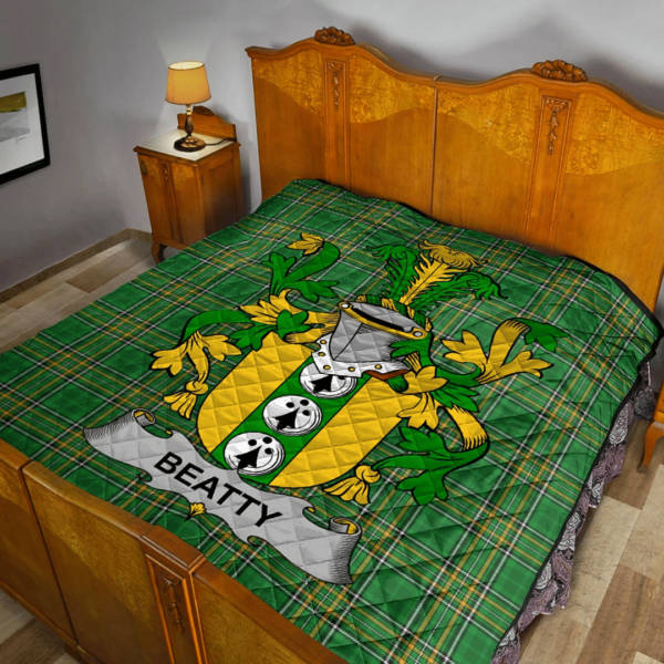 Beatty Or Betagh Irish Family Crest Premium Quilt - Irish National Tartan - Image 2