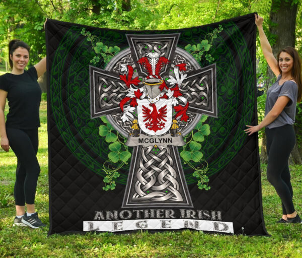 McGlynn or Glynn Ireland Premium Quilt Family Crest Ireland Legend