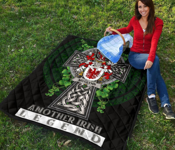 McGlynn or Glynn Ireland Premium Quilt Family Crest Ireland Legend - Image 6