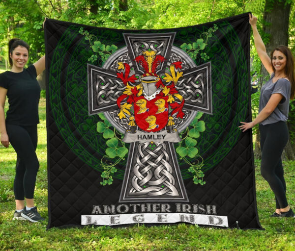 Hamley Ireland Premium Quilt Family Crest Ireland Legend