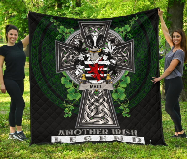 Maul or Maule Ireland Premium Quilt Family Crest Ireland Legend